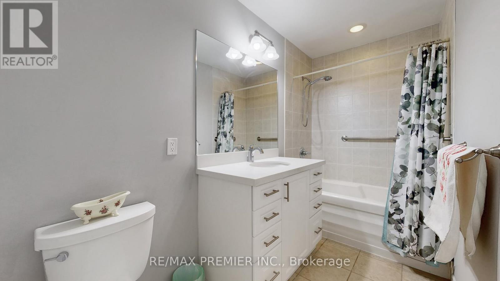 204 - 810 Scollard Court, Mississauga, Ontario  L5V 0A4 - Photo 22 - W12482970