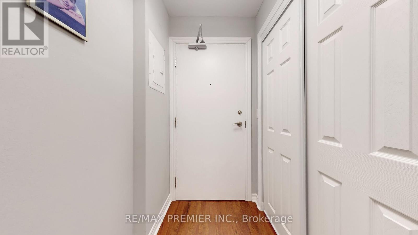 204 - 810 Scollard Court, Mississauga, Ontario  L5V 0A4 - Photo 25 - W12482970