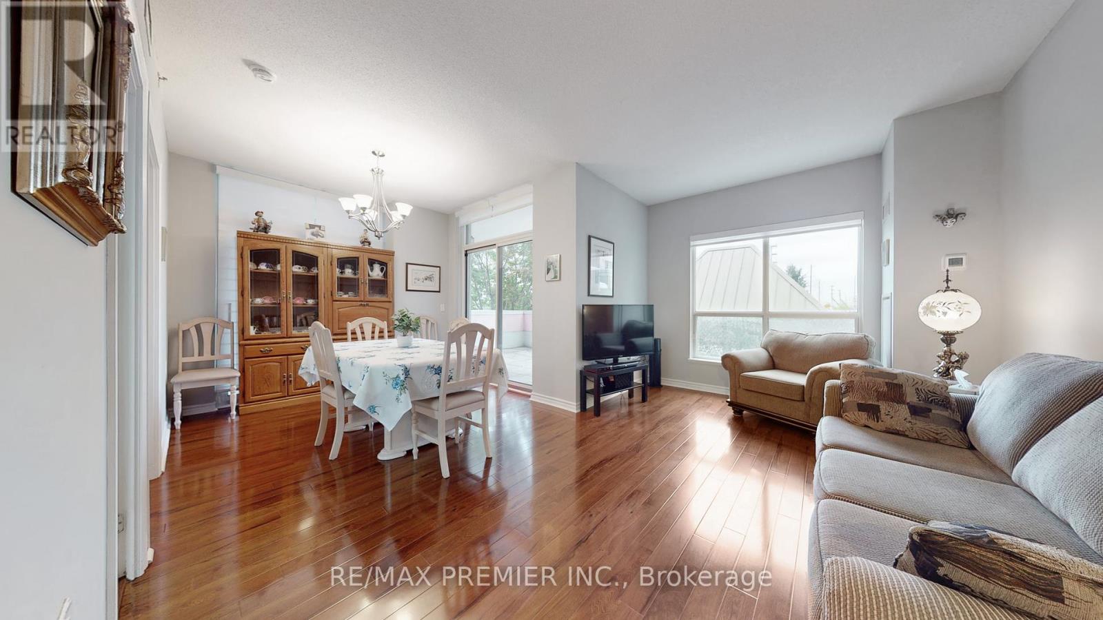 204 - 810 Scollard Court, Mississauga, Ontario  L5V 0A4 - Photo 6 - W12482970