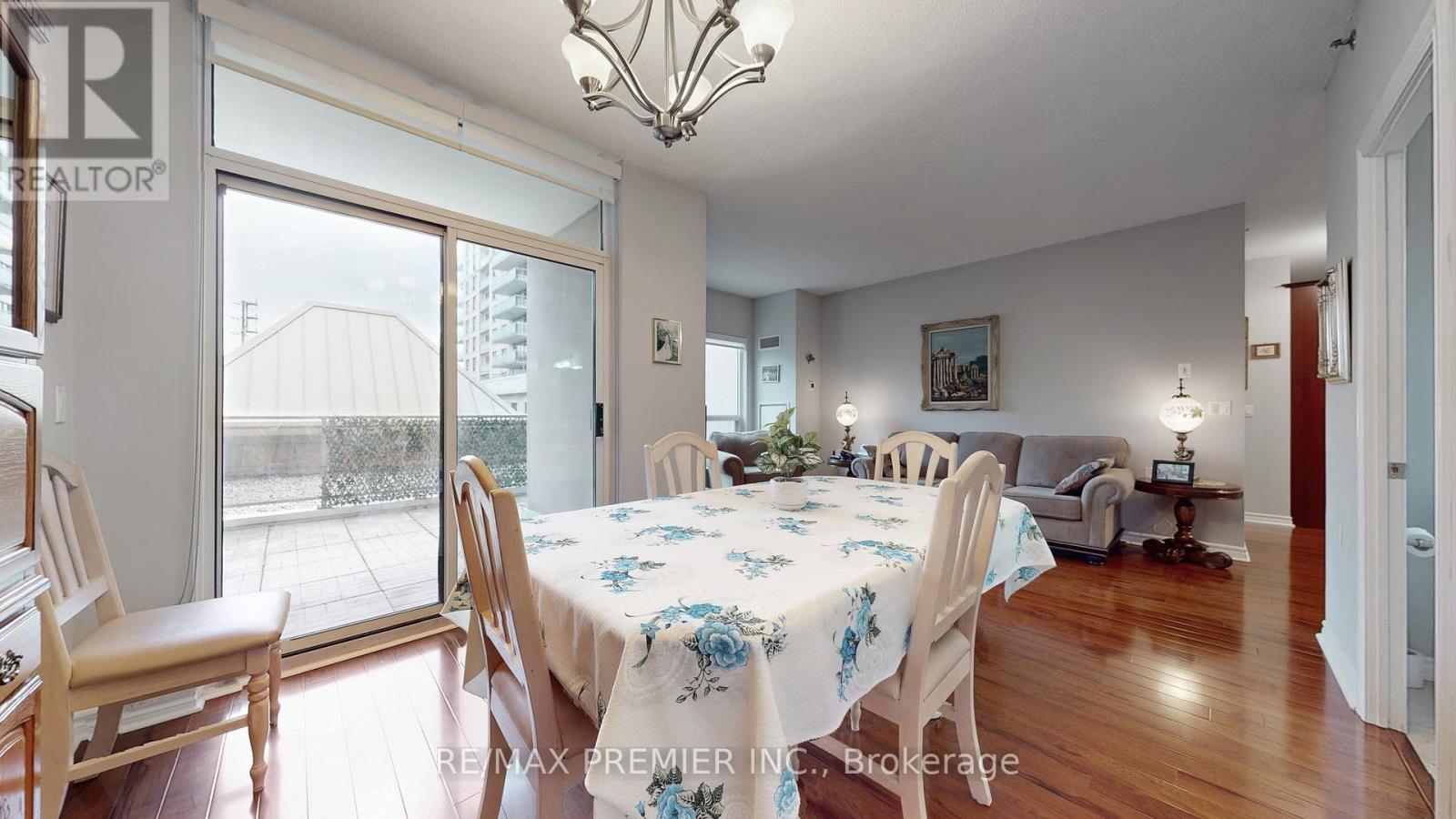 204 - 810 Scollard Court, Mississauga, Ontario  L5V 0A4 - Photo 8 - W12482970