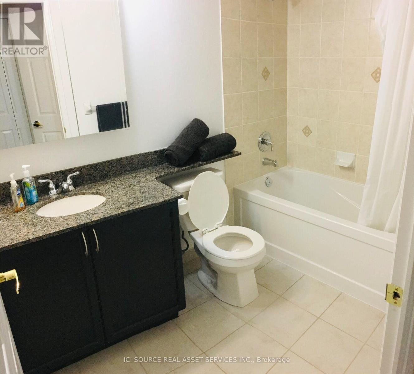 1809 - 4900 Glen Erin Drive, Mississauga, Ontario  L5M 7S2 - Photo 3 - W12482981