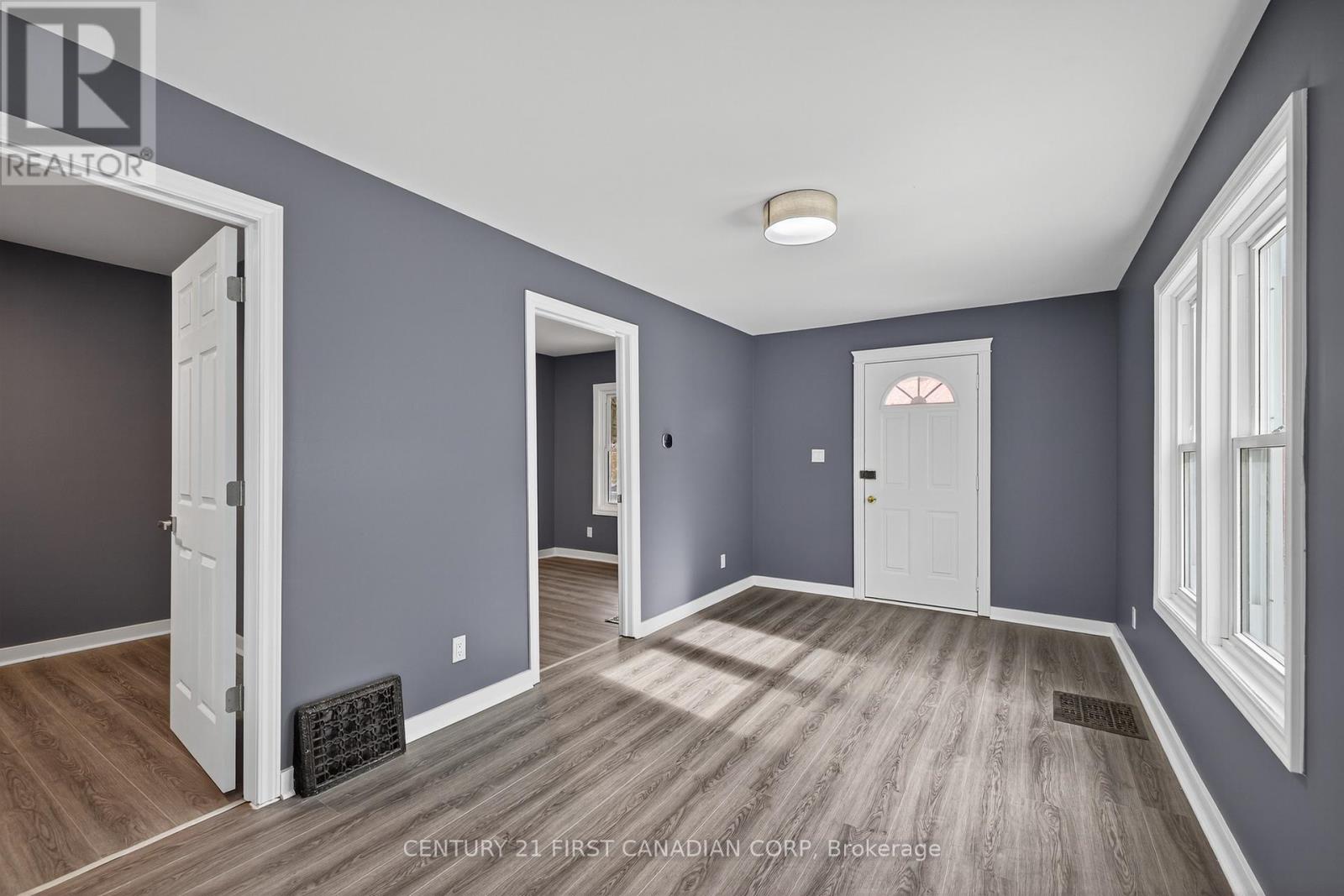 117 Sterling Street, London East (East C), Ontario  N5Y 1Y9 - Photo 9 - X12482979