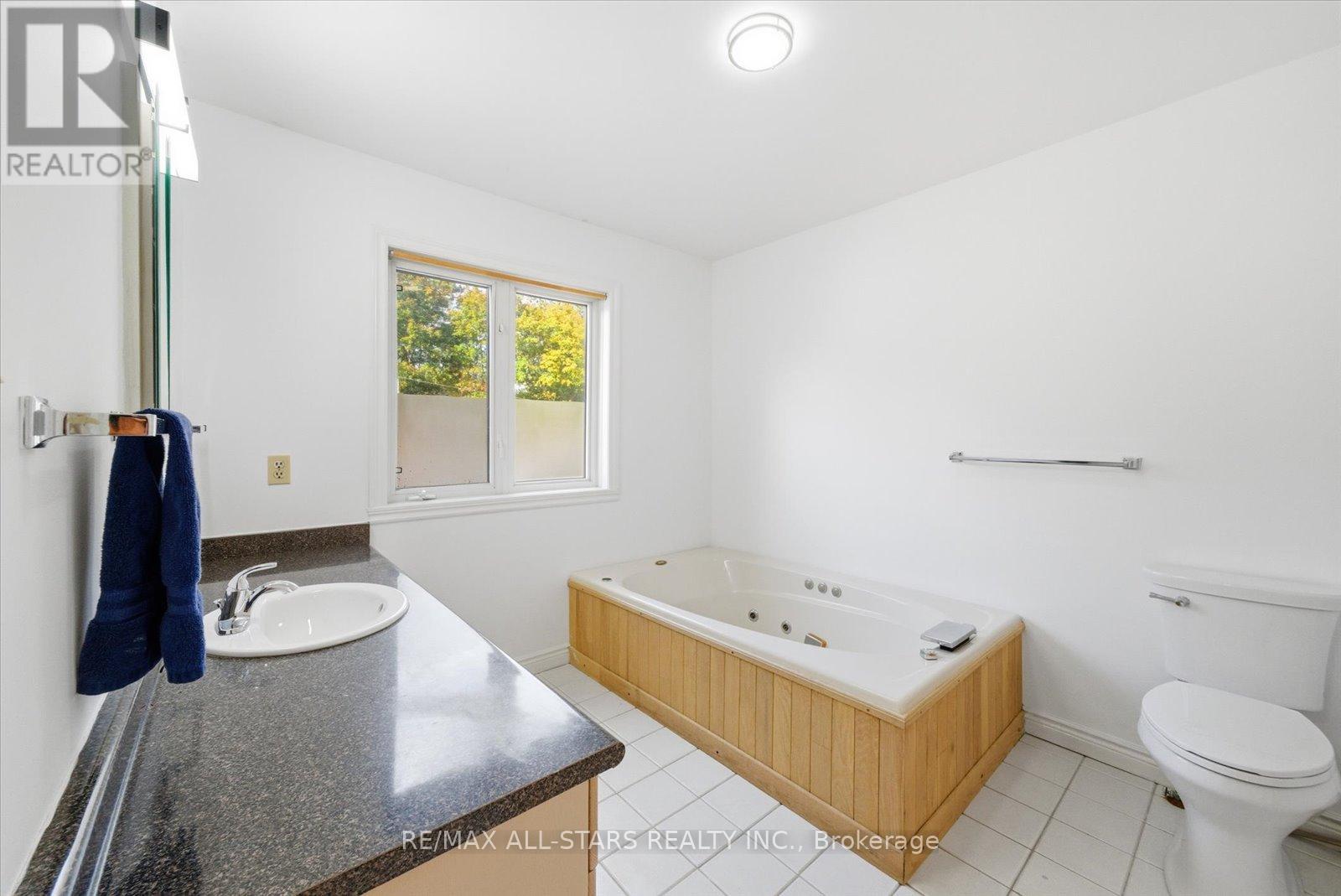 2999 Lakeside Drive, Severn (Washago), Ontario  L3V 6H3 - Photo 21 - S12424325