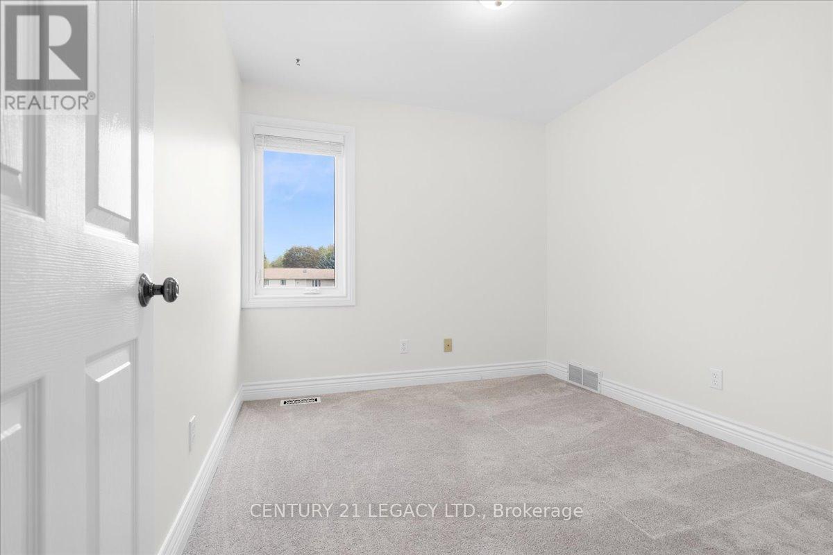 3 Nelson Avenue, Kitchener, Ontario  N2K 1C7 - Photo 22 - X12466211