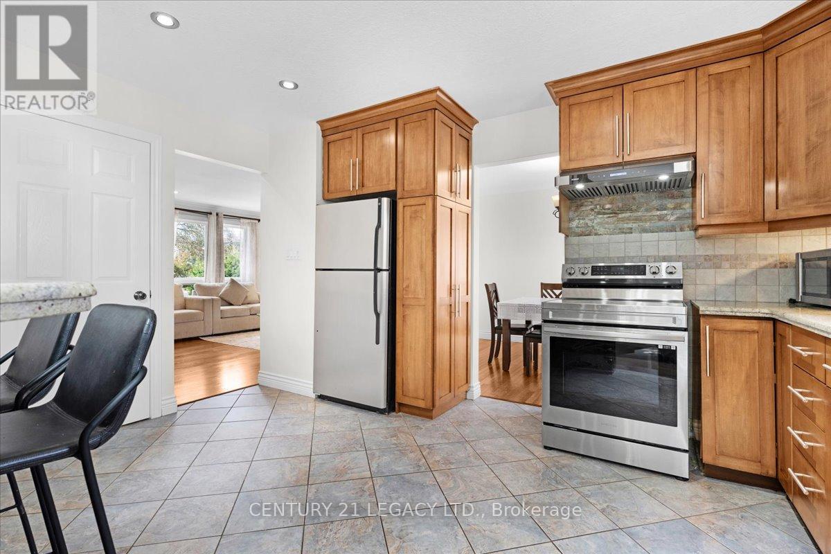 3 Nelson Avenue, Kitchener, Ontario  N2K 1C7 - Photo 10 - X12466211