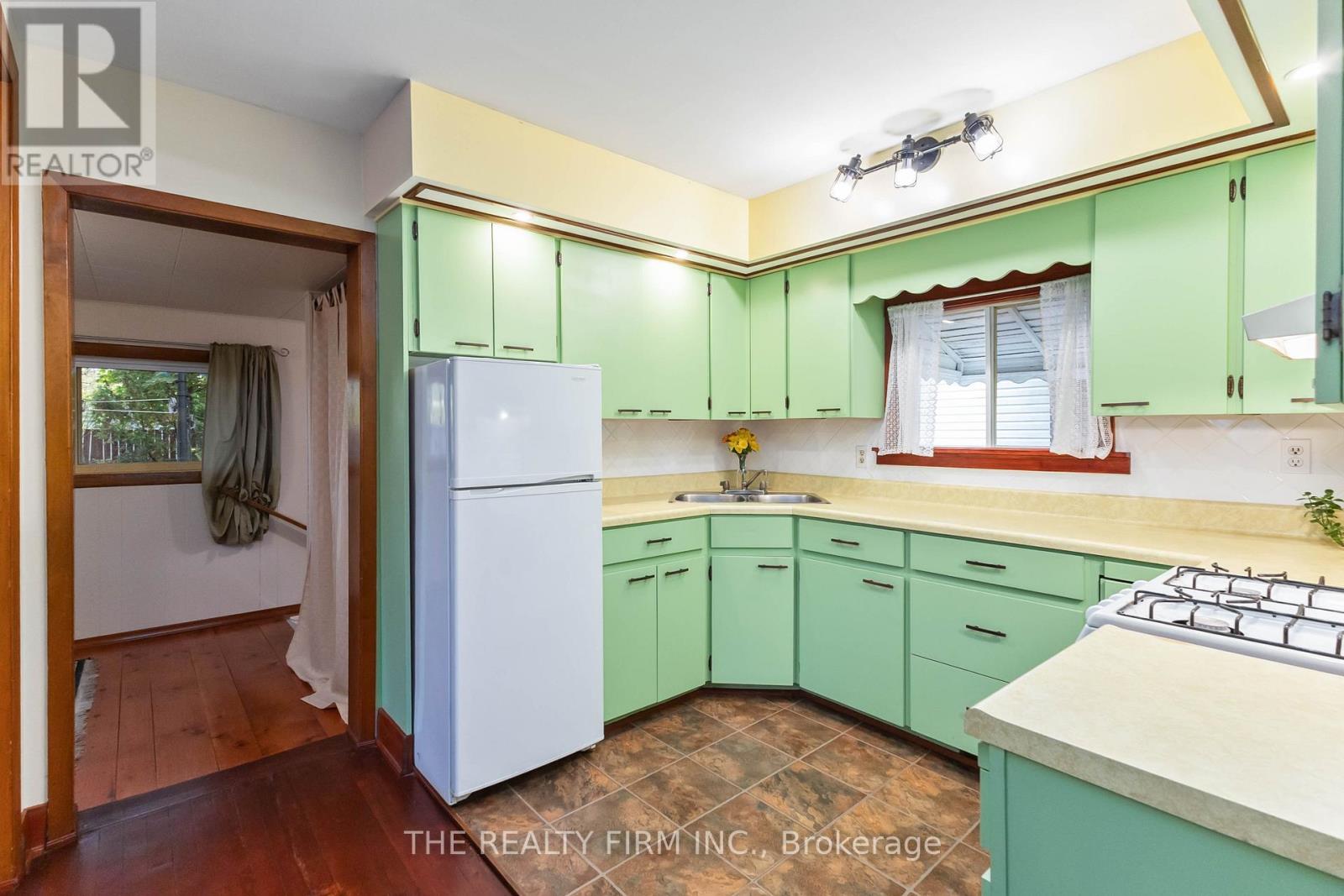 1285 York Street, London East, Ontario  N5W 2V5 - Photo 19 - X12483002