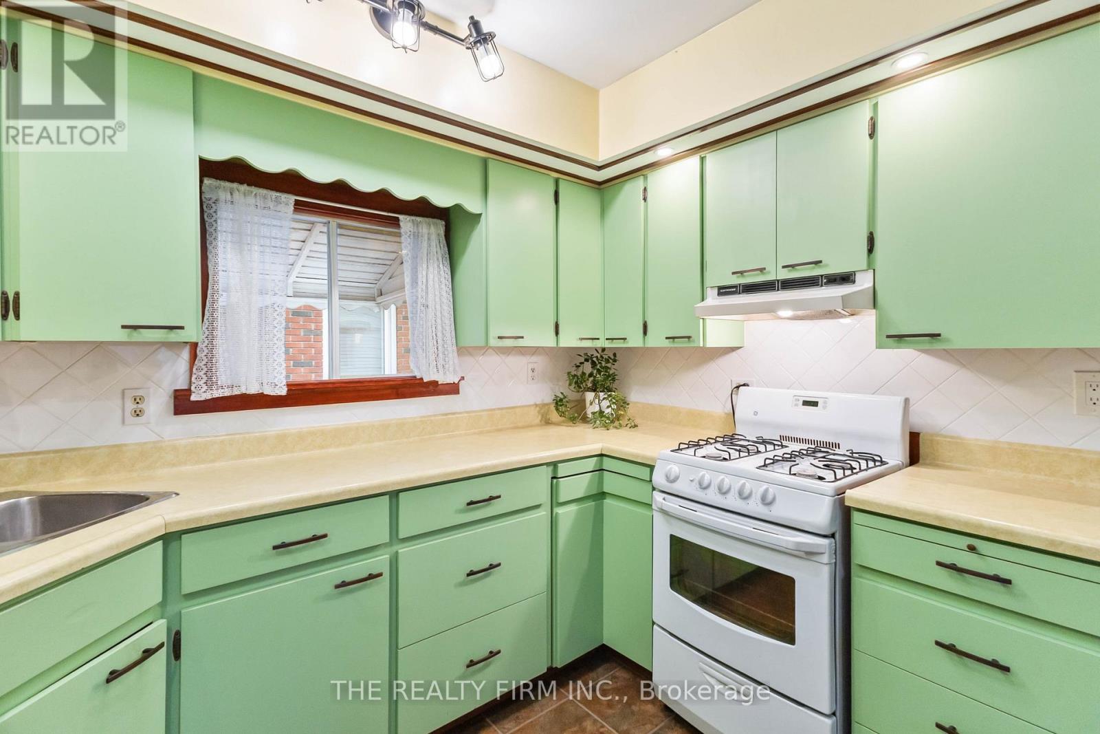 1285 York Street, London East, Ontario  N5W 2V5 - Photo 21 - X12483002