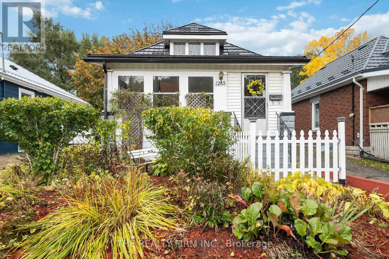 1285 York Street, London East, Ontario  N5W 2V5 - Photo 4 - X12483002