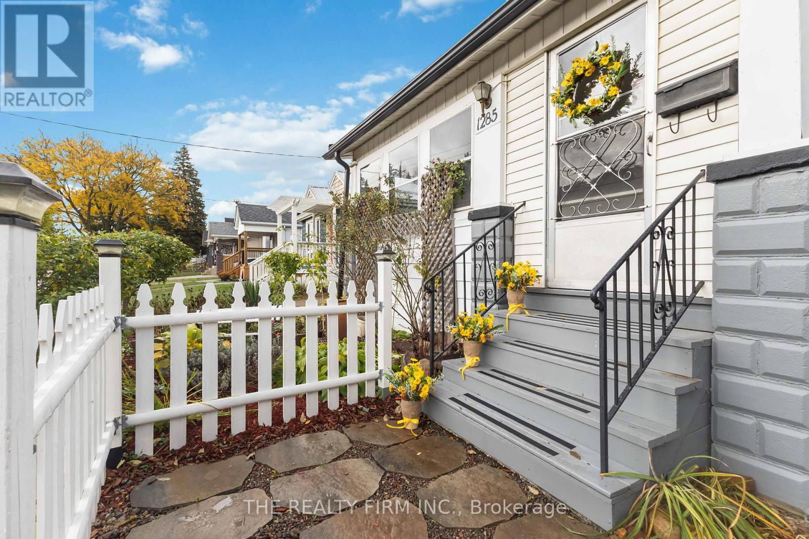 1285 York Street, London East, Ontario  N5W 2V5 - Photo 5 - X12483002