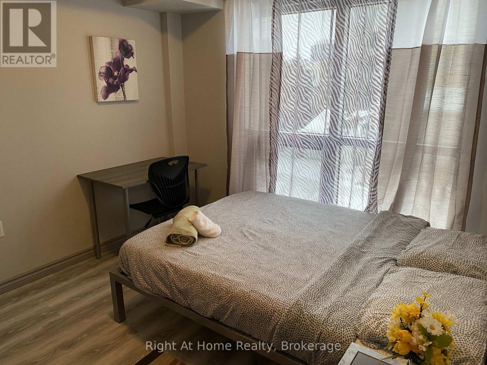 F202 - 275 Larch Street, Waterloo, Ontario  N2L 0J3 - Photo 13 - X12482997