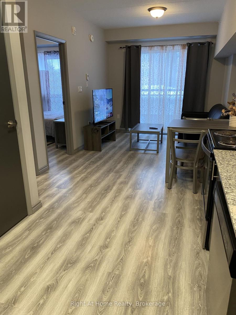 F202 - 275 Larch Street, Waterloo, Ontario  N2L 0J3 - Photo 6 - X12482997