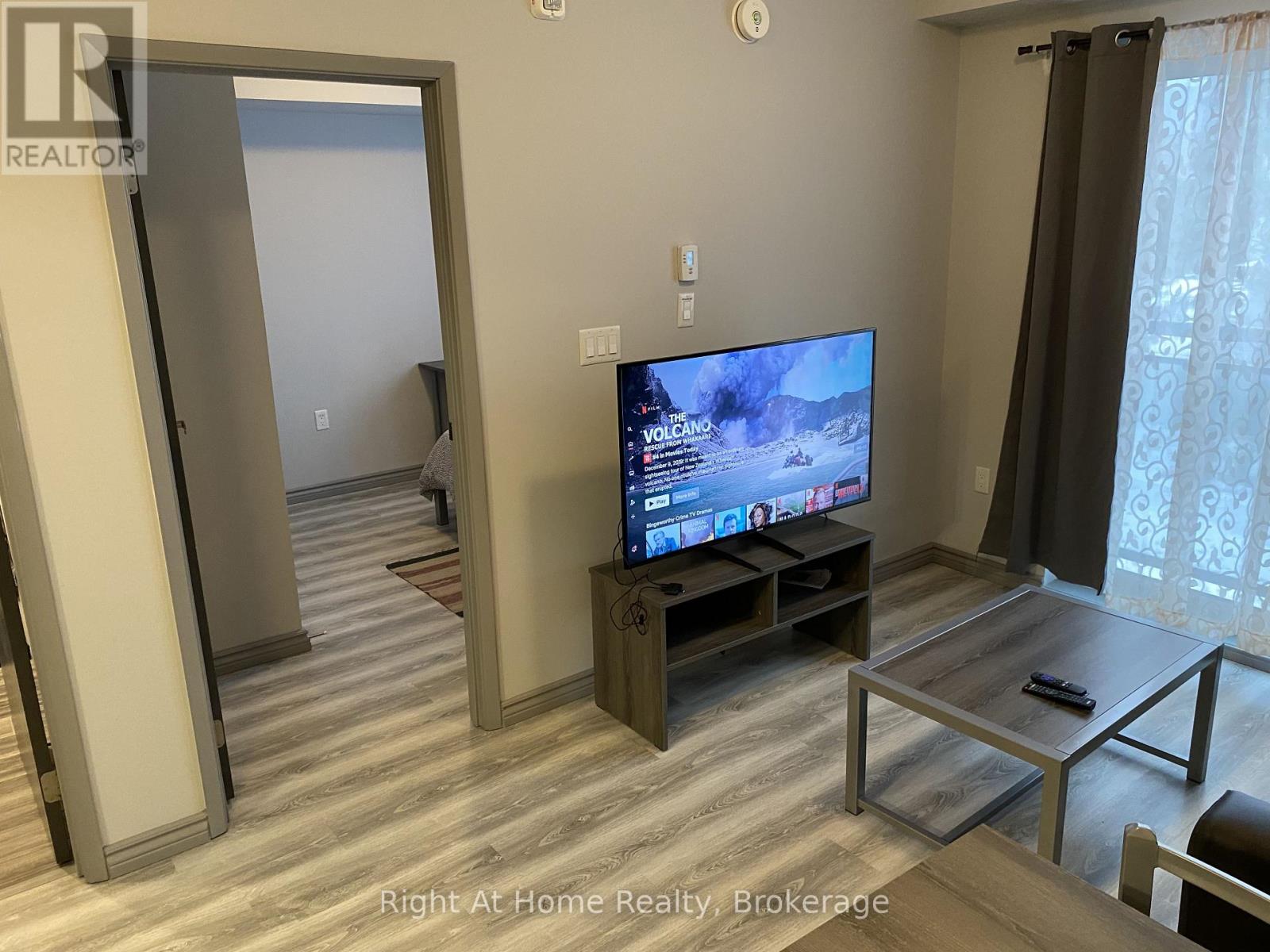 F202 - 275 Larch Street, Waterloo, Ontario  N2L 0J3 - Photo 7 - X12482997