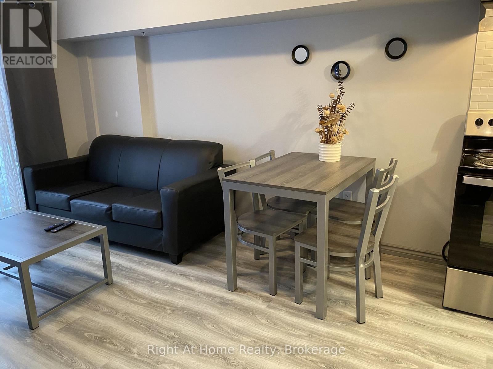 F202 - 275 Larch Street, Waterloo, Ontario  N2L 0J3 - Photo 8 - X12482997