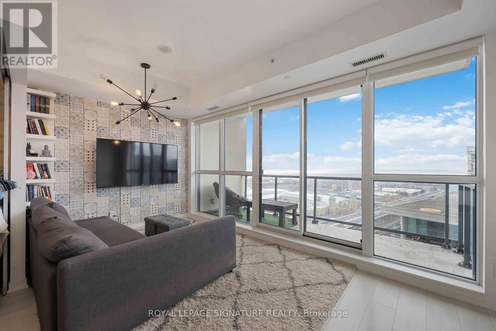 2215 - 51 East Liberty Street, Toronto, Ontario  M6K 3P8 - Photo 7 - C12482993