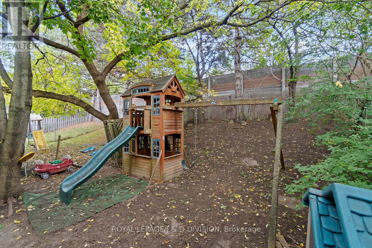 49 Esther Crescent, Vaughan, Ontario  L4J 3J8 - Photo 7 - N12477610
