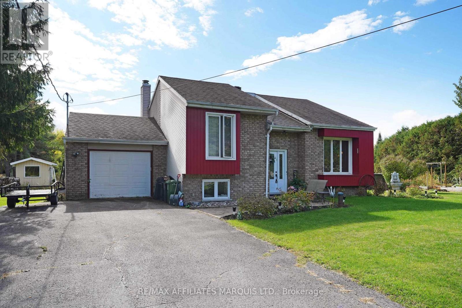 21 STE THERESE BOULEVARD, Russell, Ontario