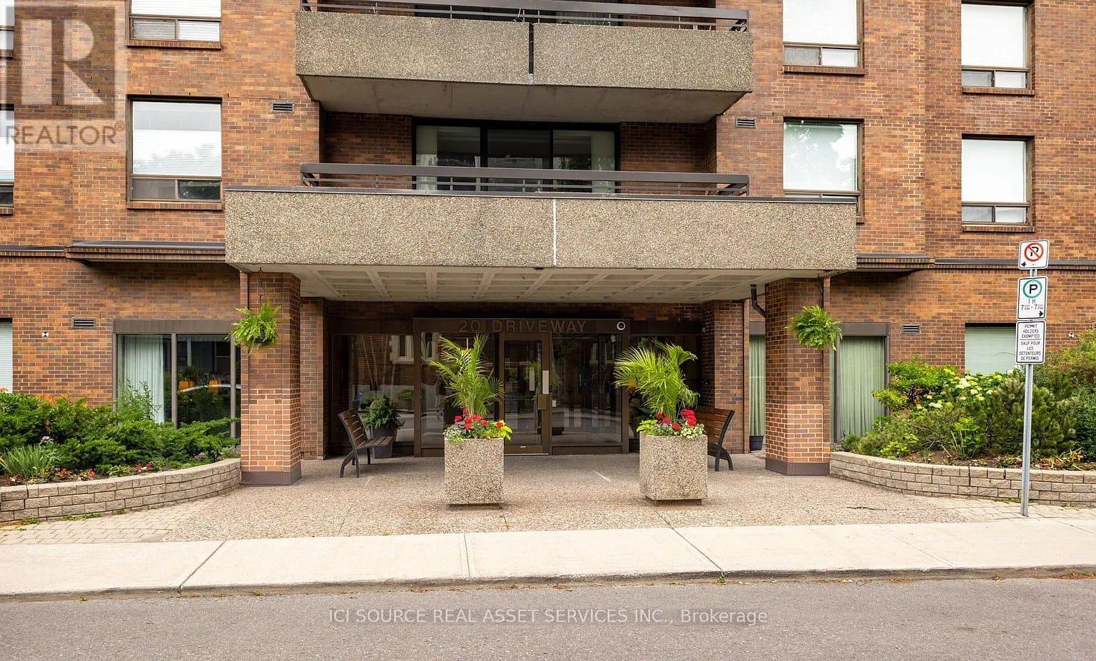1202 - 20 The Driveway, Ottawa, Ontario  K2P 1C8 - Photo 2 - X12482983
