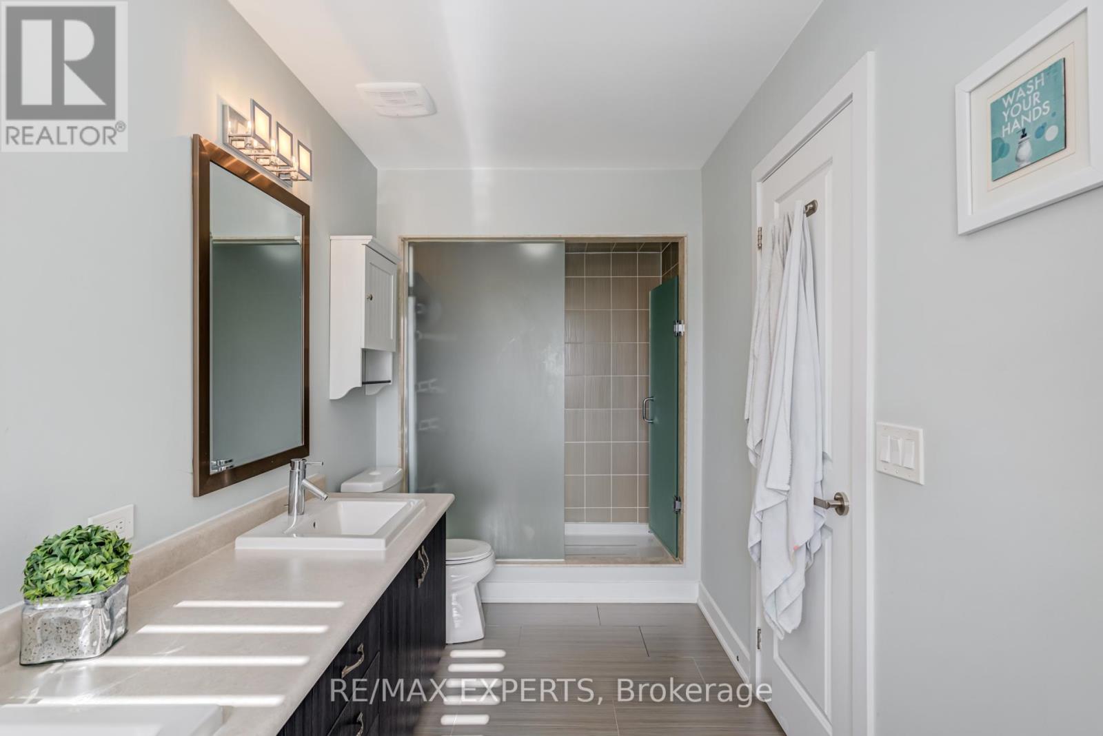 10 Helliwell Crescent, Richmond Hill, Ontario  L4E 5B6 - Photo 20 - N12483005