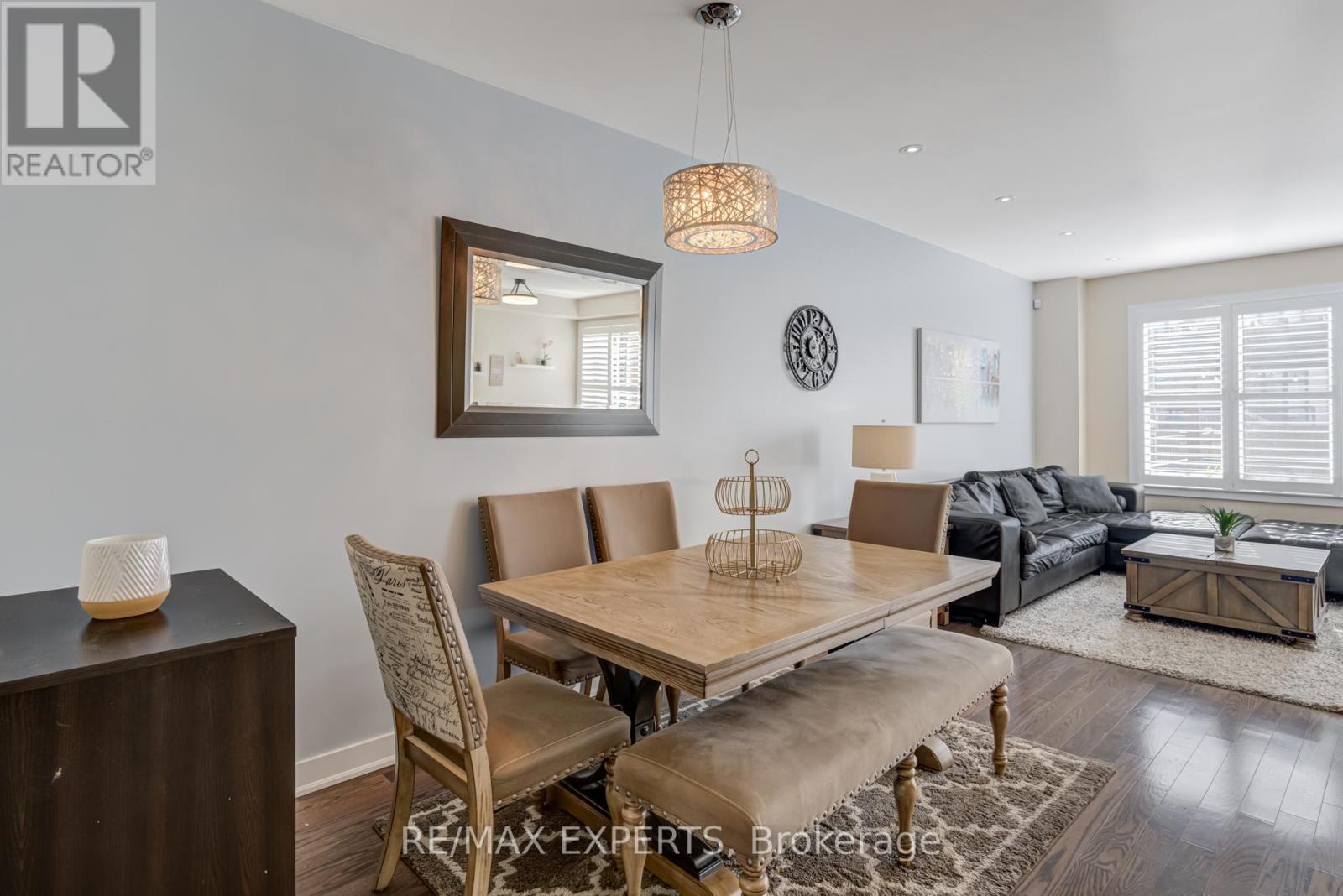 10 Helliwell Crescent, Richmond Hill, Ontario  L4E 5B6 - Photo 8 - N12483005