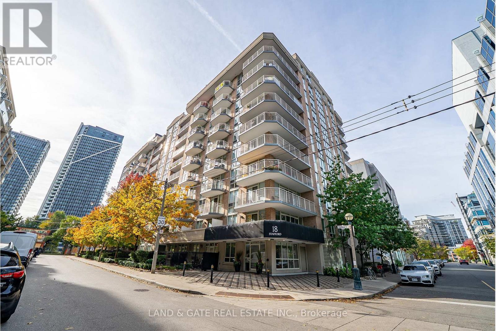 202 - 18 Stafford Street, Toronto, Ontario  M5V 3W4 - Photo 1 - C12483026