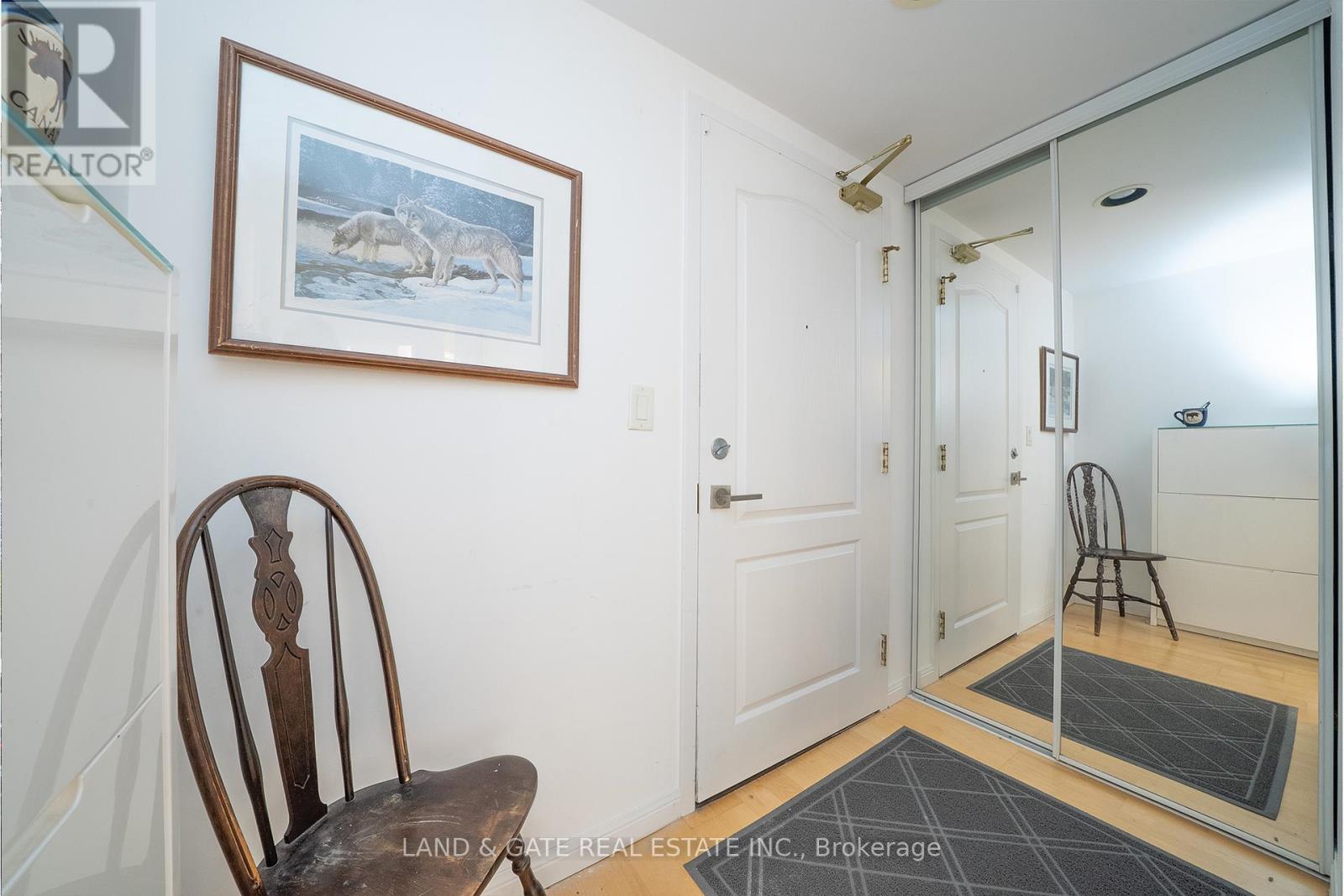 202 - 18 Stafford Street, Toronto, Ontario  M5V 3W4 - Photo 4 - C12483026