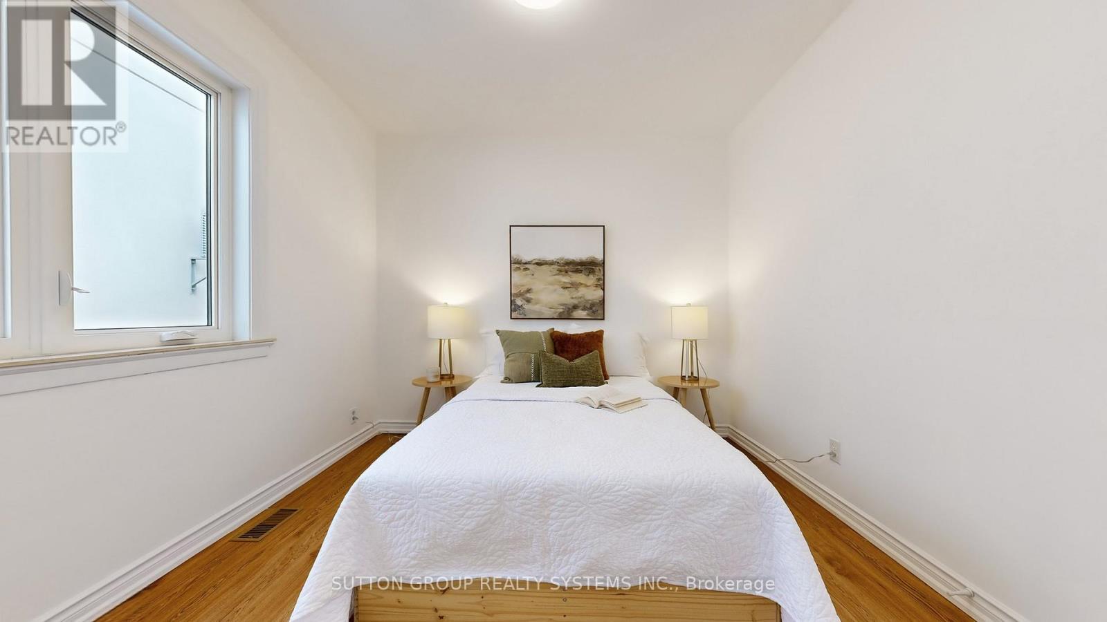 19 Montcalm Avenue, Toronto, Ontario  M6E 4N5 - Photo 20 - W12483000