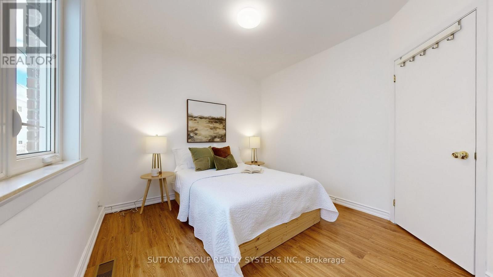 19 Montcalm Avenue, Toronto, Ontario  M6E 4N5 - Photo 21 - W12483000