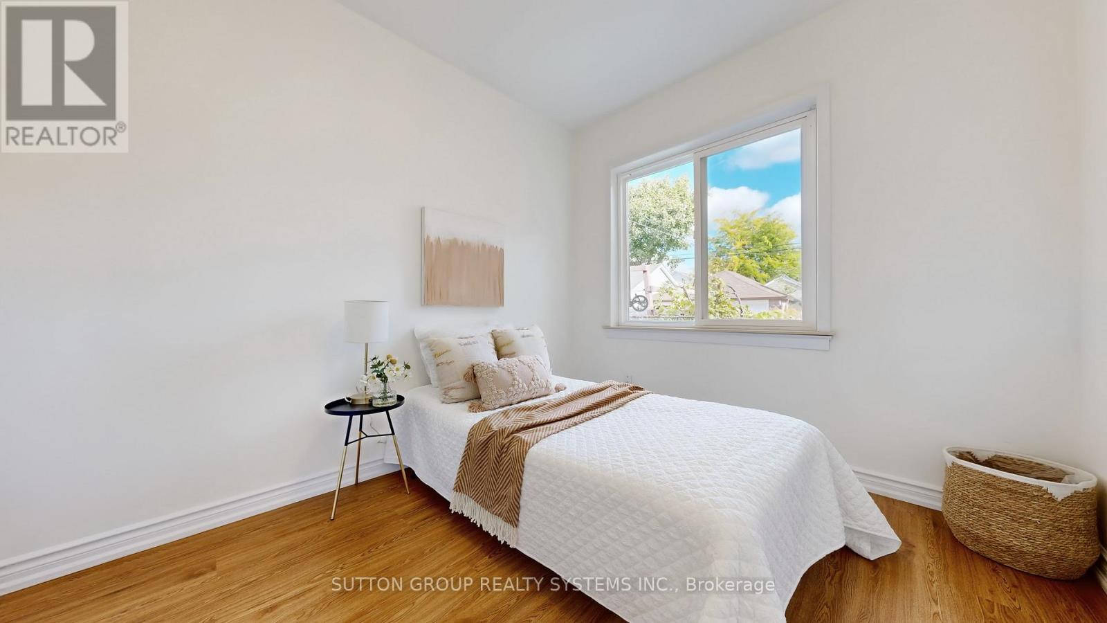 19 Montcalm Avenue, Toronto, Ontario  M6E 4N5 - Photo 22 - W12483000
