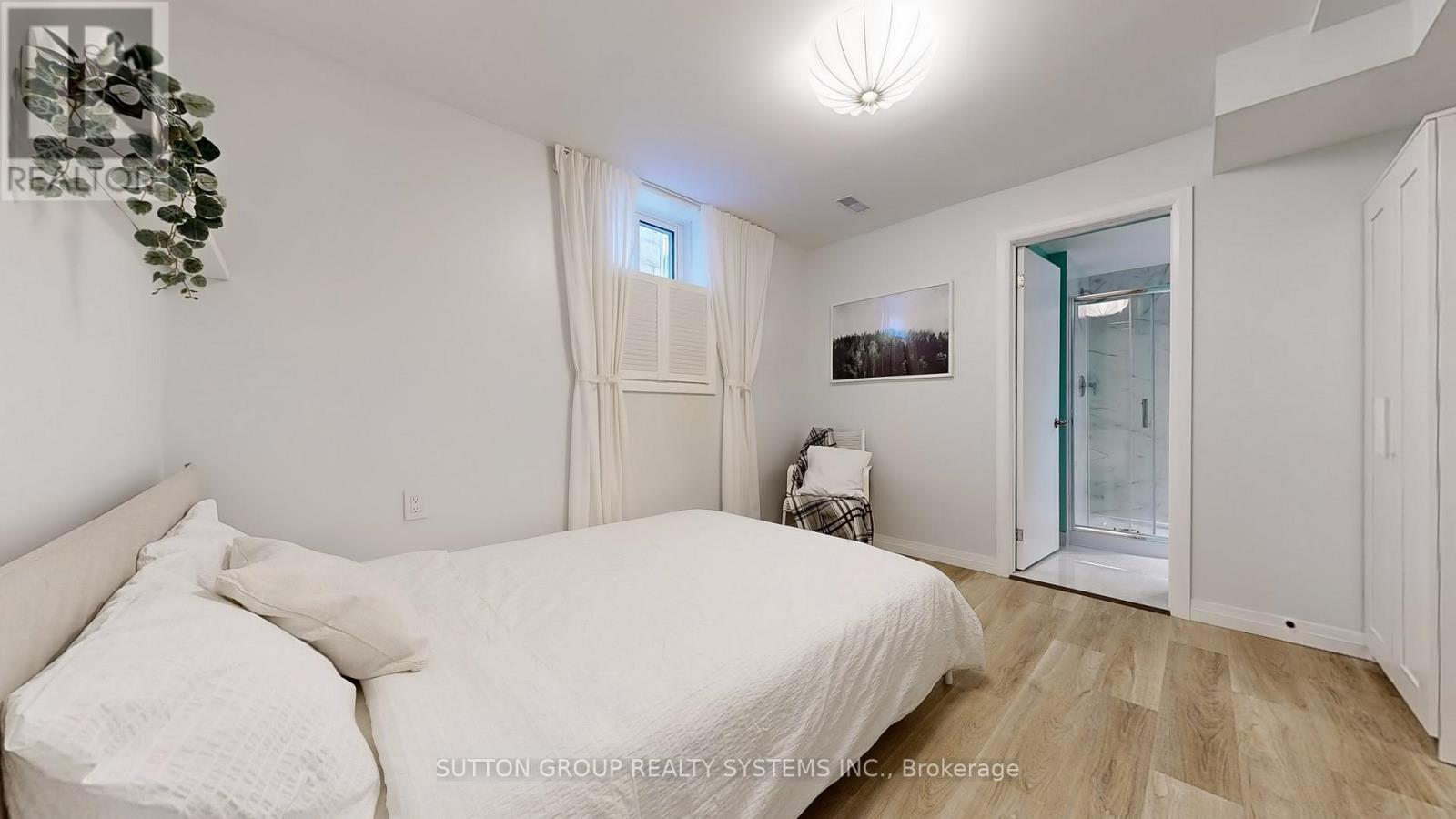 19 Montcalm Avenue, Toronto, Ontario  M6E 4N5 - Photo 33 - W12483000