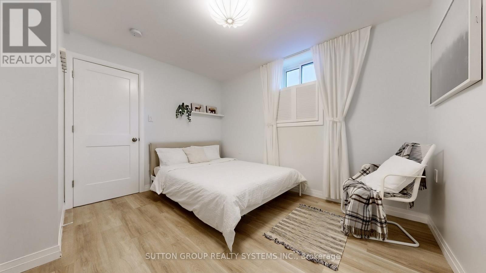 19 Montcalm Avenue, Toronto, Ontario  M6E 4N5 - Photo 34 - W12483000