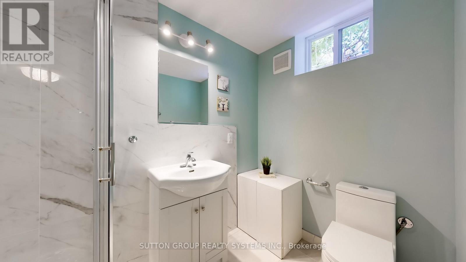 19 Montcalm Avenue, Toronto, Ontario  M6E 4N5 - Photo 37 - W12483000