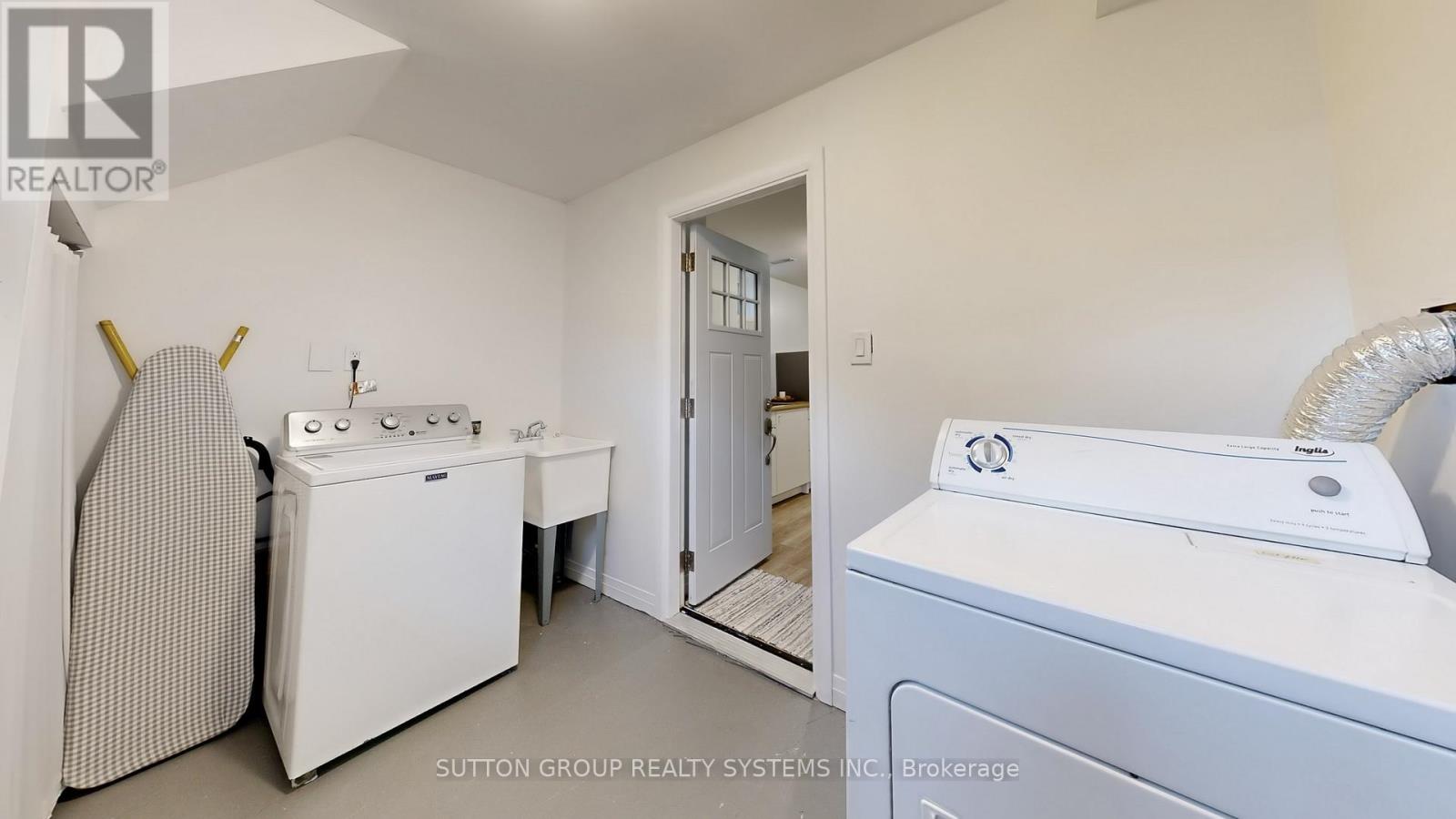 19 Montcalm Avenue, Toronto, Ontario  M6E 4N5 - Photo 41 - W12483000