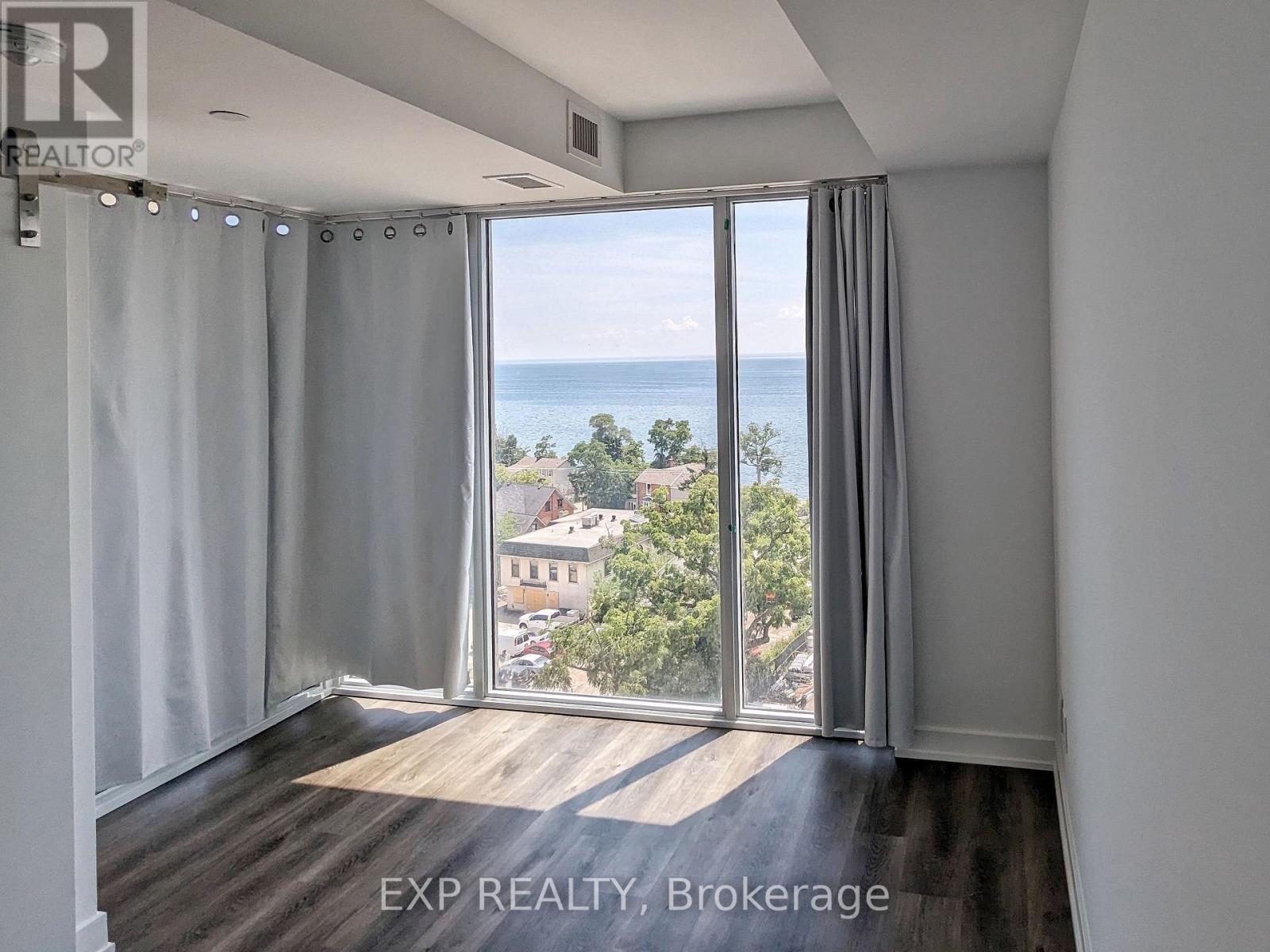 806 - 370 Martha Street, Burlington, Ontario  L7R 0G9 - Photo 8 - W12483004