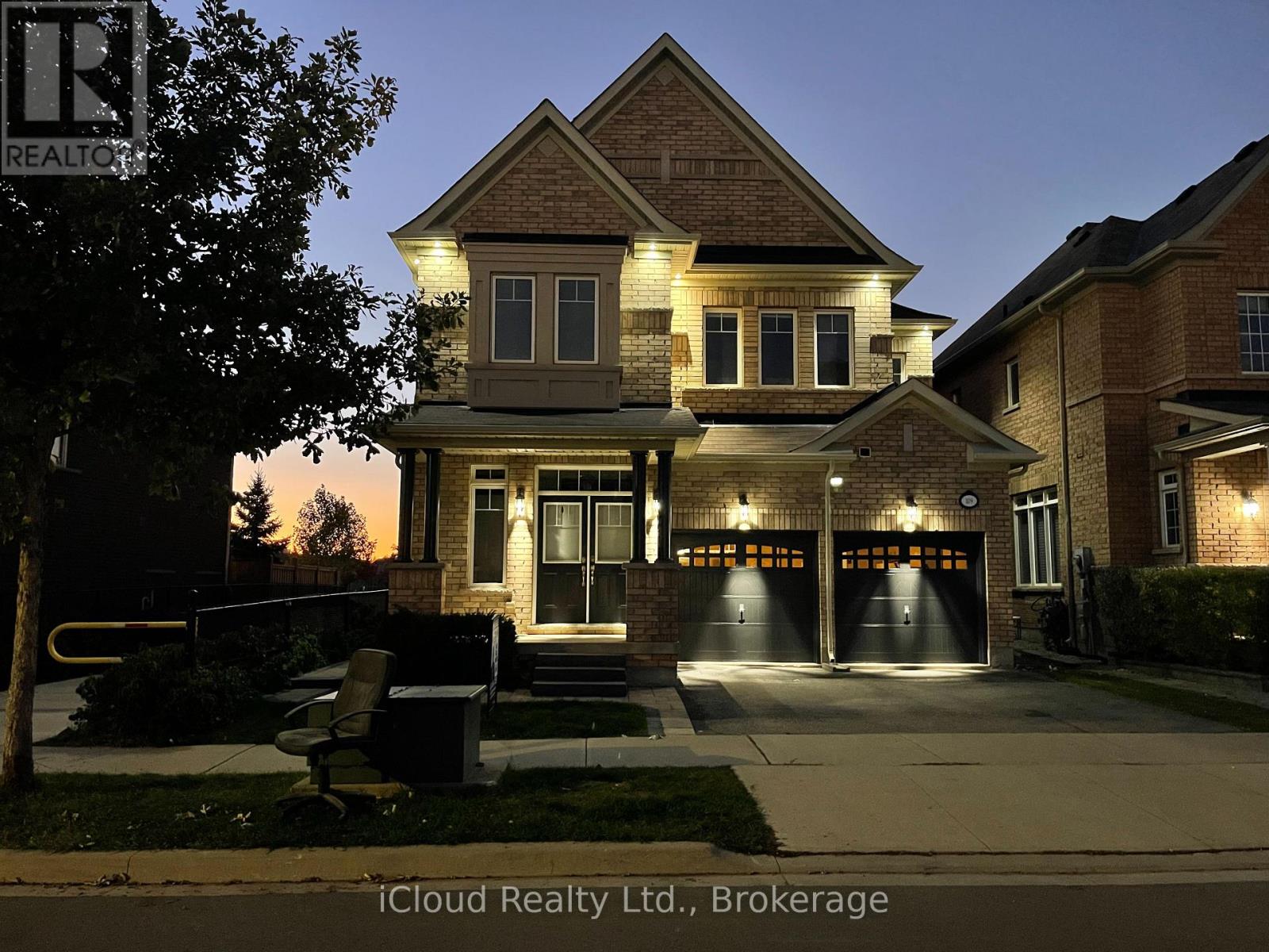 109 Kaitting Trail Trail, Oakville, Ontario  L6M 0T6 - Photo 2 - W12482405