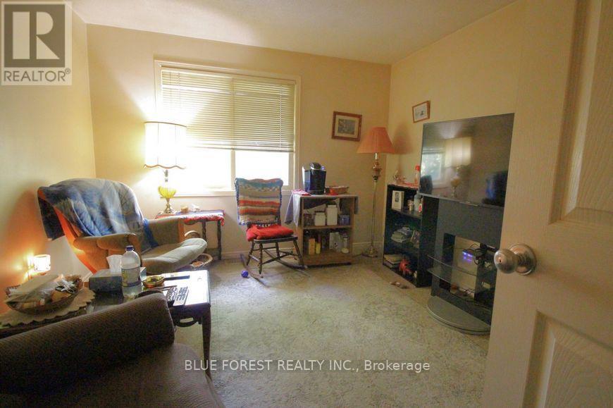 2039 Aldersbrook Road, London North, Ontario  N6G 3N2 - Photo 5 - X12483024