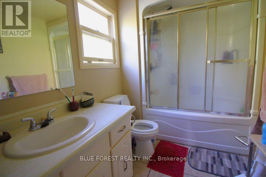 2039 Aldersbrook Road, London North, Ontario  N6G 3N2 - Photo 8 - X12483024