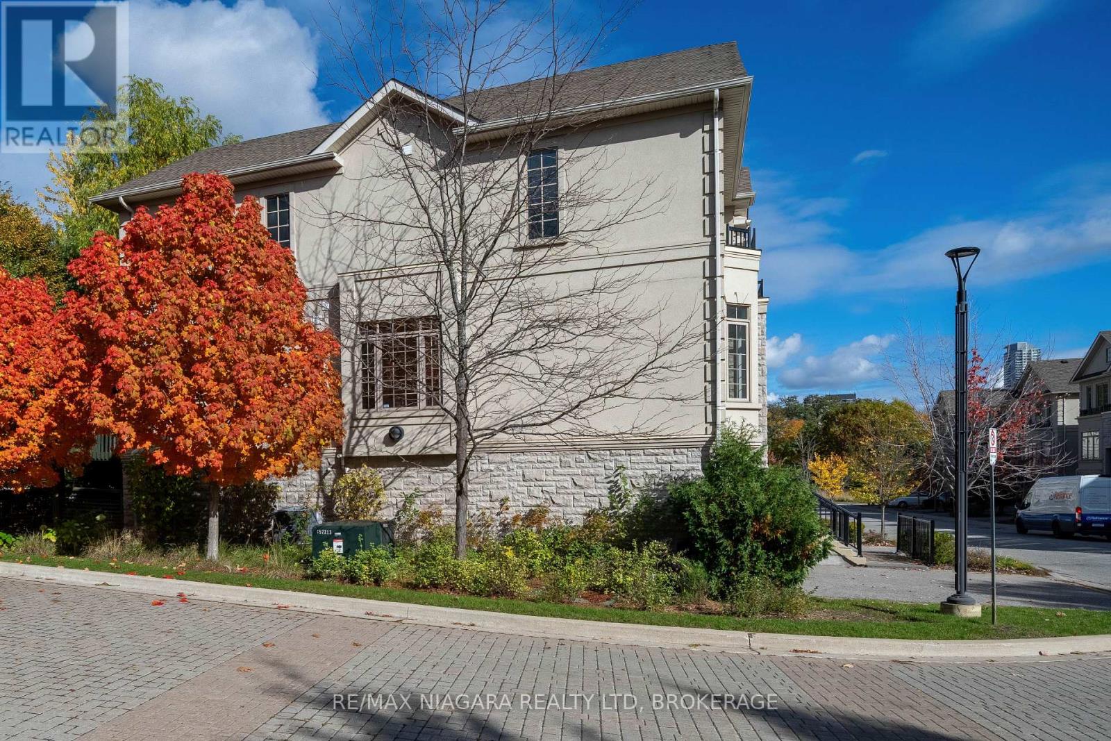 88 Bloorview Place, Toronto, Ontario  M2J 0B2 - Photo 4 - C12483023