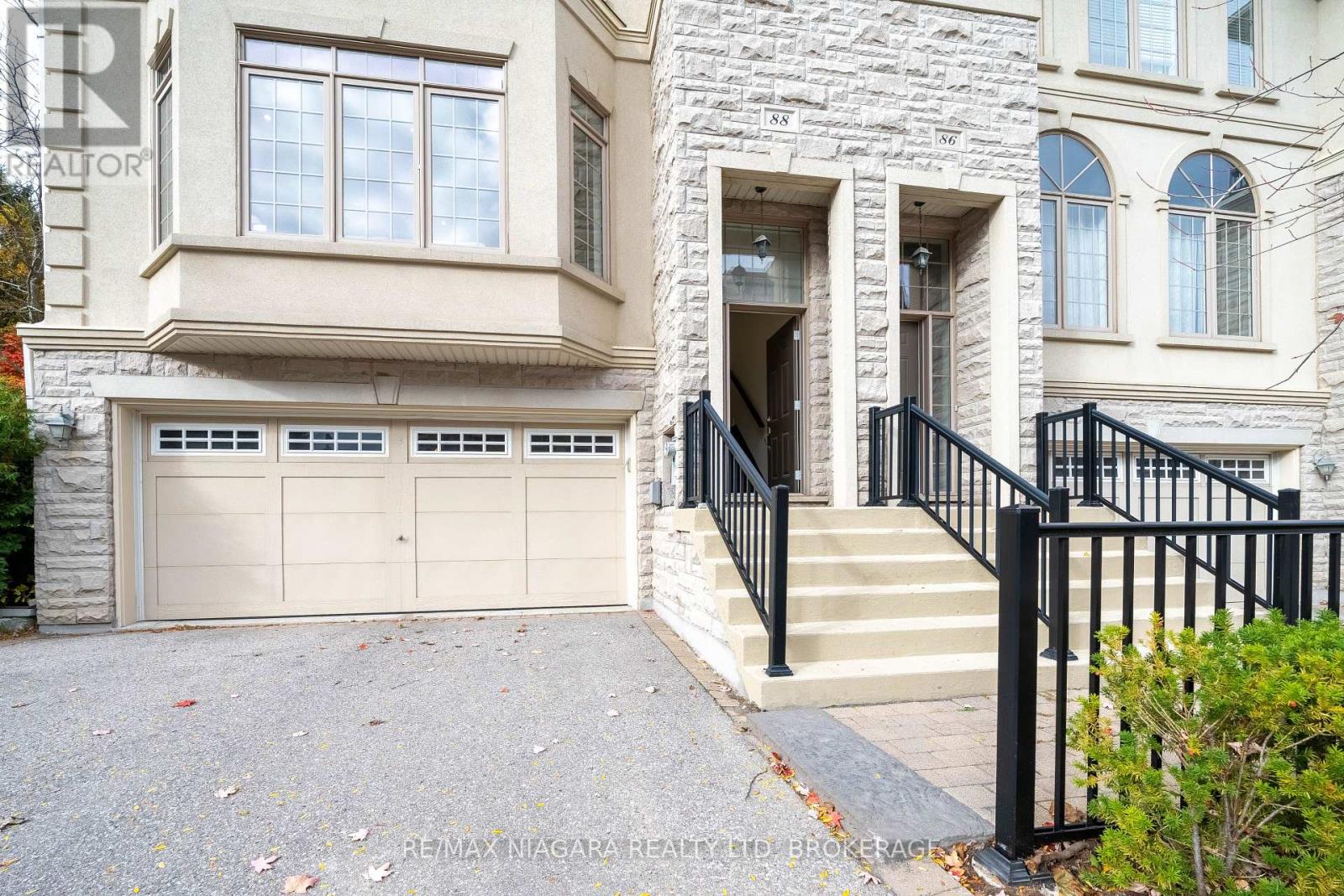 88 Bloorview Place, Toronto, Ontario  M2J 0B2 - Photo 5 - C12483023