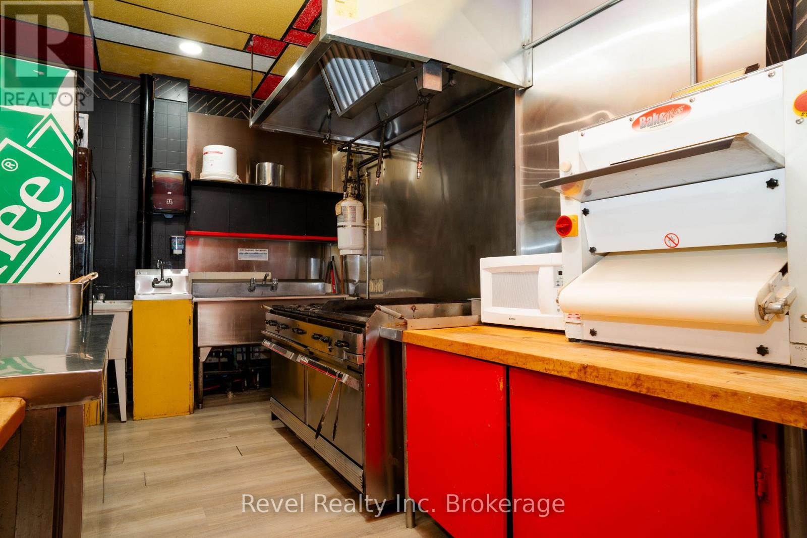 407 Ferguson Street, North Bay, Ontario  P1B 1X3 - Photo 12 - X12483040