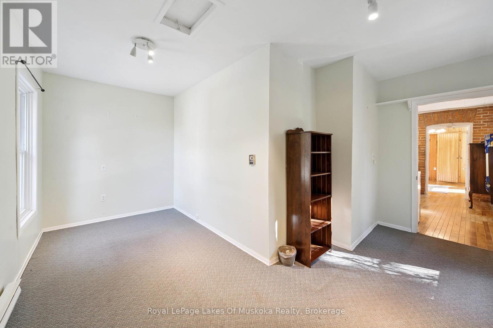 86 Quebec Street, Bracebridge (Macaulay), Ontario  P1L 2A4 - Photo 34 - X12444331