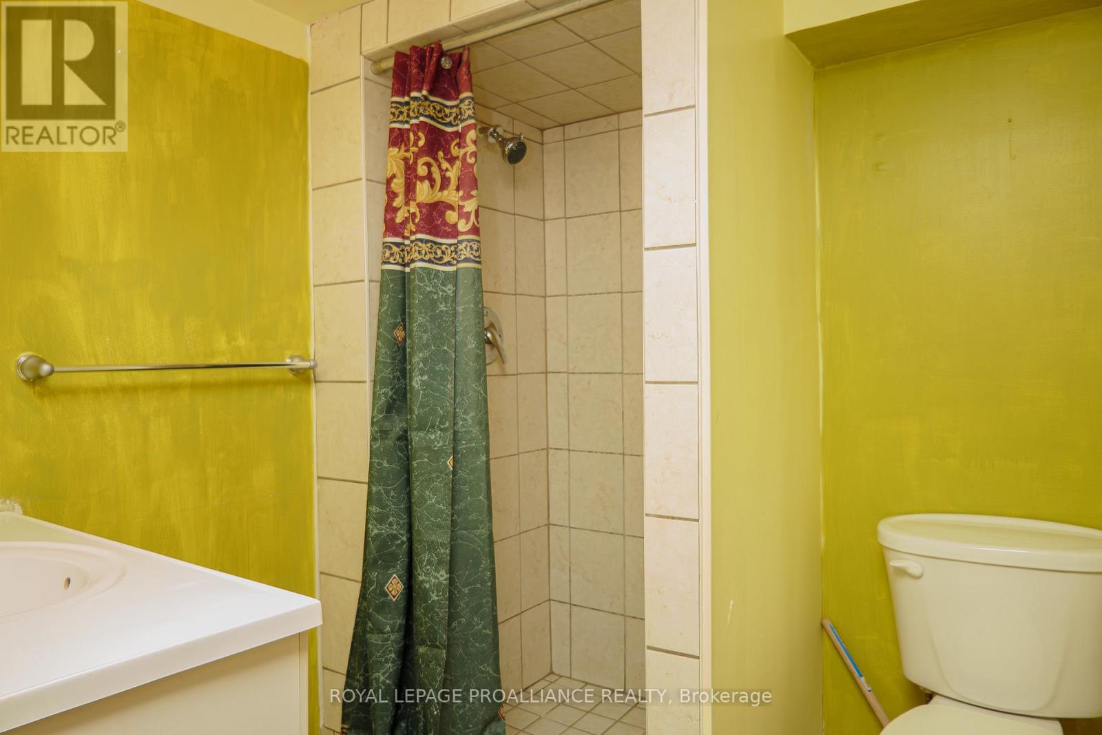 8 Reynolds Crescent, Belleville, Ontario  K8P 2W7 - Photo 34 - X12478169