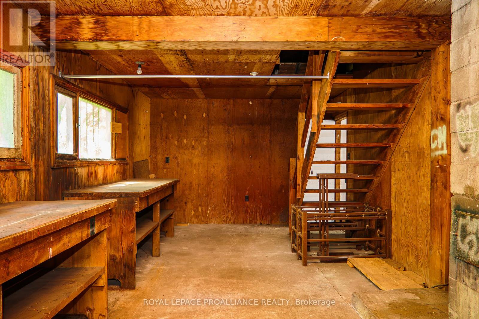 8 Reynolds Crescent, Belleville, Ontario  K8P 2W7 - Photo 43 - X12478169