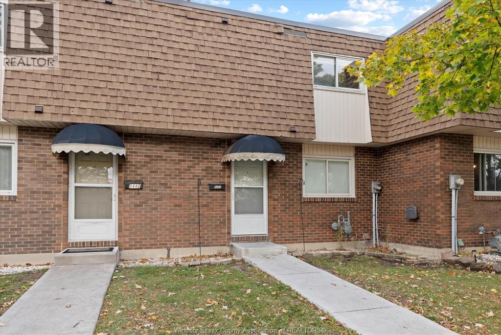 5442 Lassaline, Windsor, Ontario  N8T 1A8 - Photo 2 - 25027192
