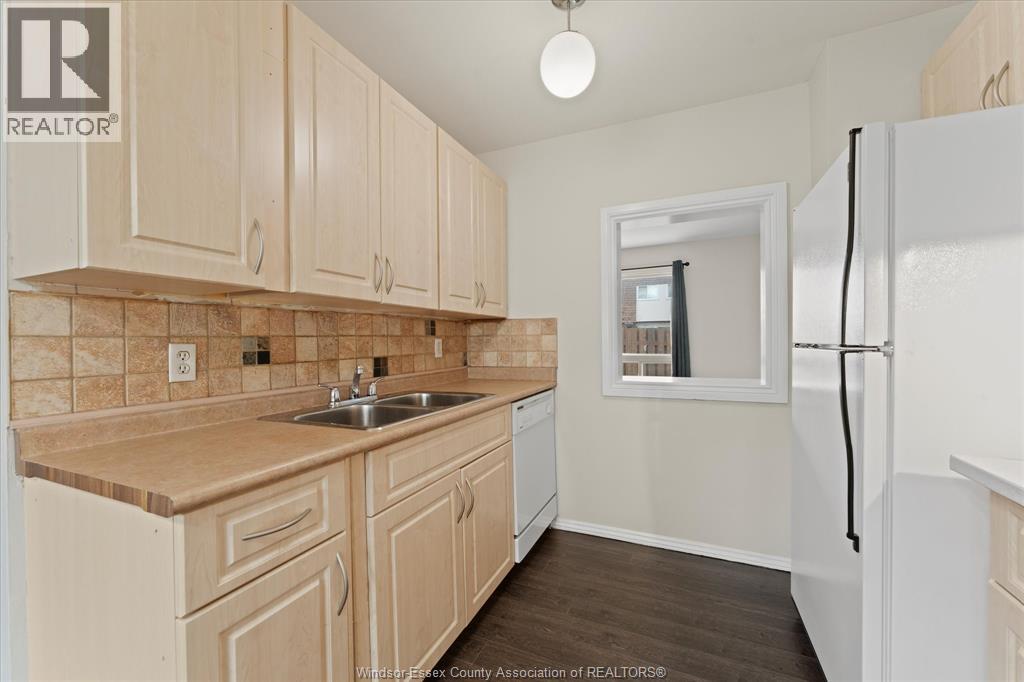 5442 Lassaline, Windsor, Ontario  N8T 1A8 - Photo 5 - 25027192