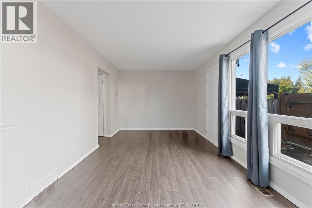 5442 Lassaline, Windsor, Ontario  N8T 1A8 - Photo 7 - 25027192