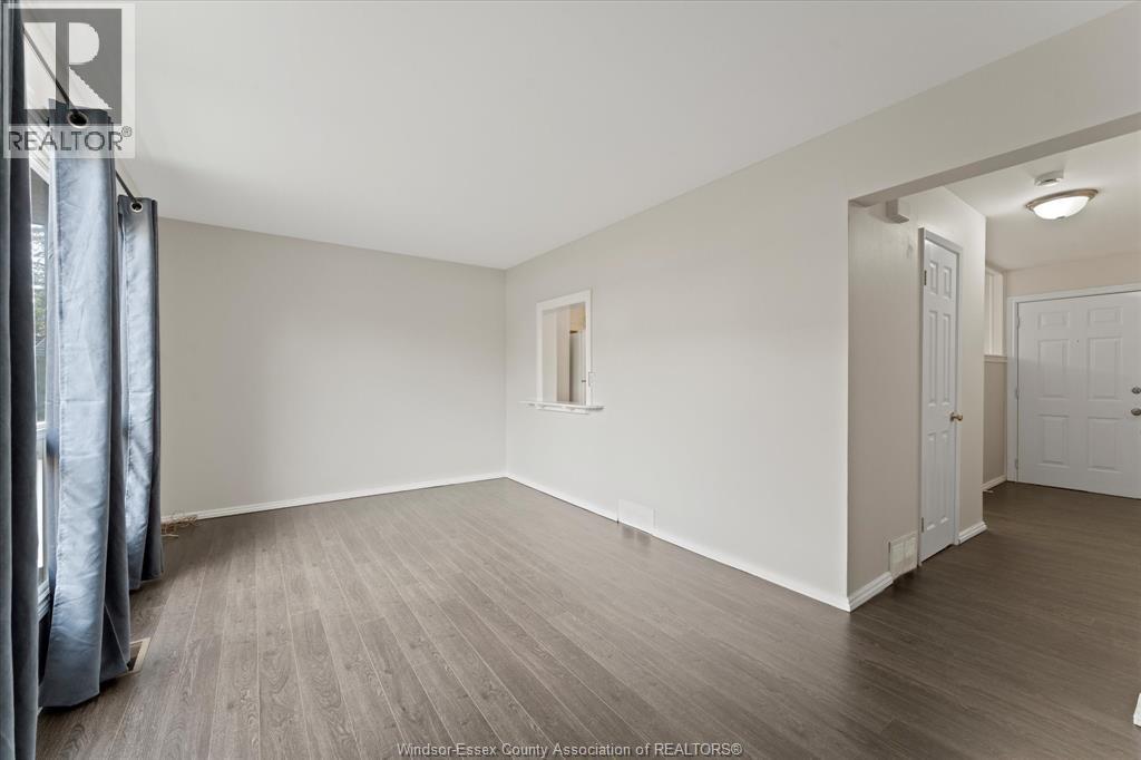 5442 Lassaline, Windsor, Ontario  N8T 1A8 - Photo 9 - 25027192