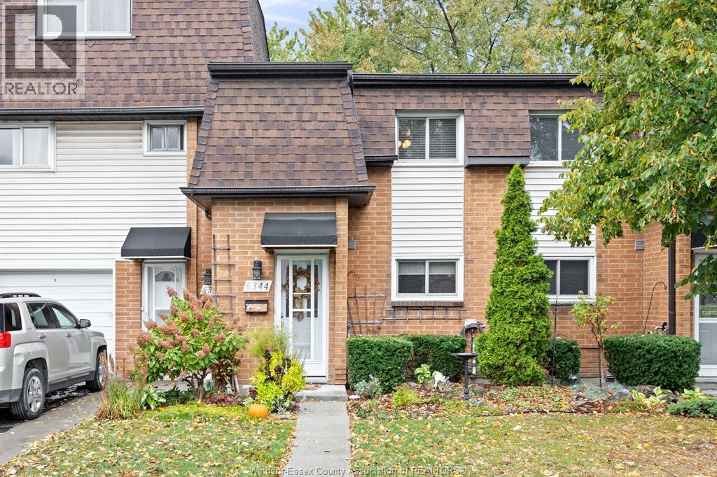 6344 Thornberry, Windsor, Ontario  N8T 3A2 - Photo 2 - 25027189