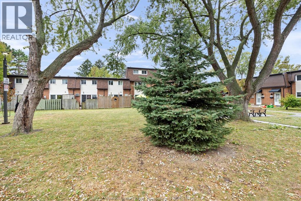 6344 Thornberry, Windsor, Ontario  N8T 3A2 - Photo 24 - 25027189