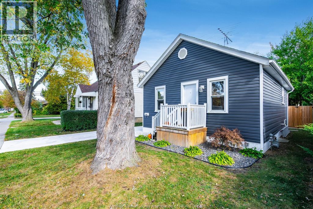 2408 George Avenue, Windsor, Ontario  N8W 4M5 - Photo 37 - 25027081