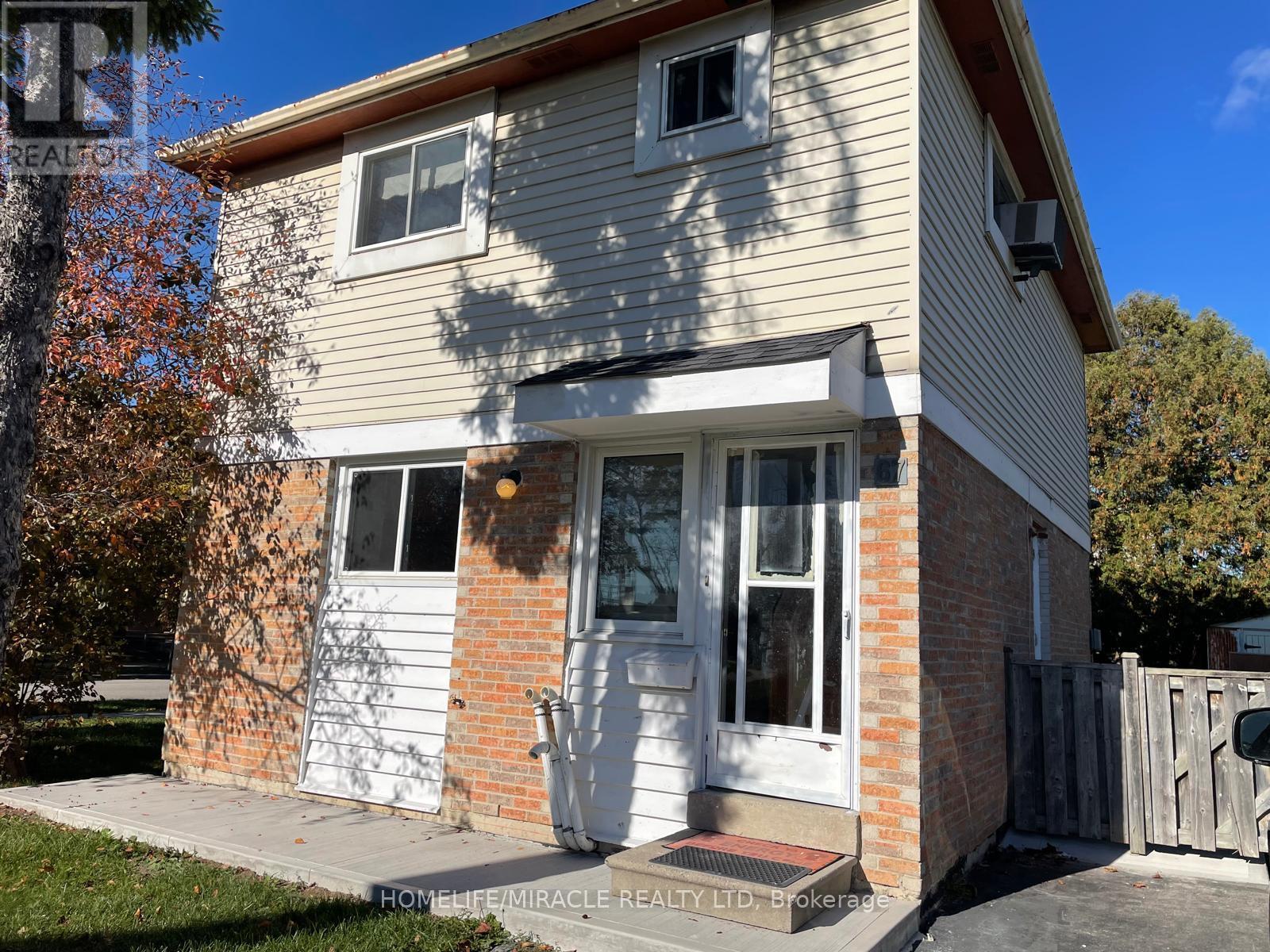 67 SHALOM CRESCENT, Toronto, Ontario